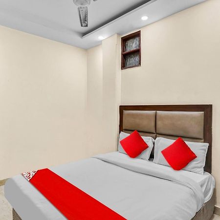 Hotel O Delhi Empire นิวเดลี ภายนอก รูปภาพ