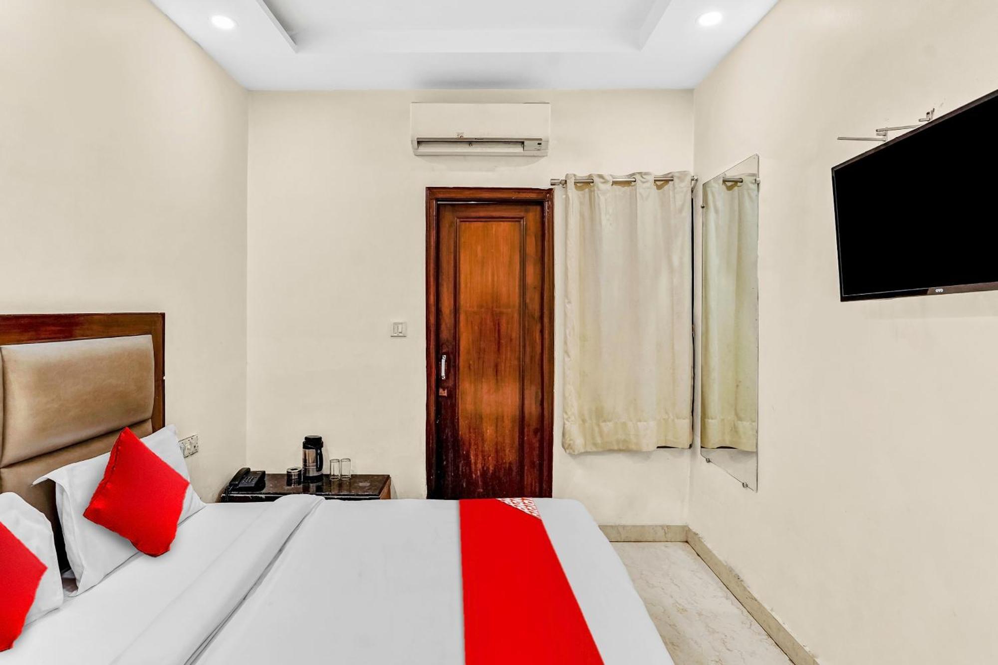 Hotel O Delhi Empire นิวเดลี ภายนอก รูปภาพ