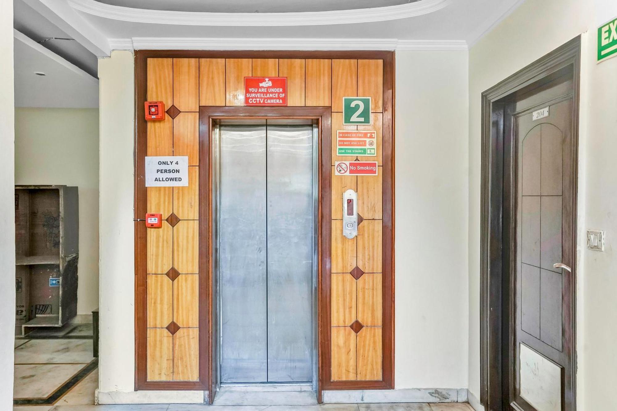 Hotel O Delhi Empire นิวเดลี ภายนอก รูปภาพ